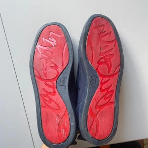 Blå loubs - Skriv om ni har frågor! Låda och kvitto finns!