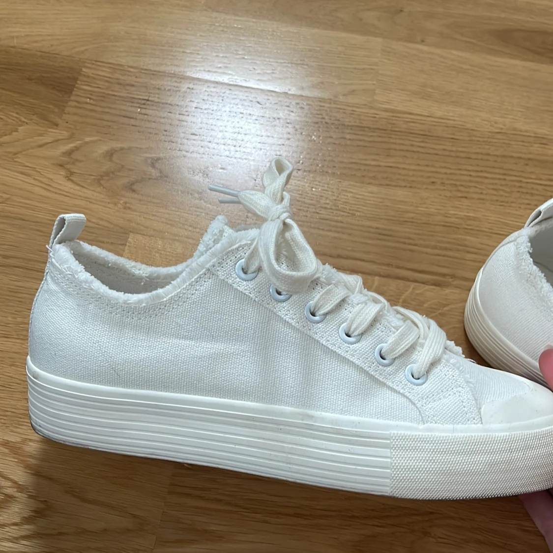 Vita sneakers från Anna Field - 2