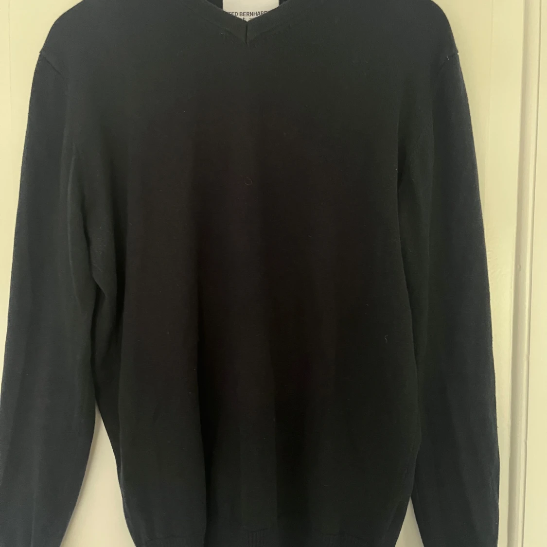 V-ringad Ted Bernhardtz tröja