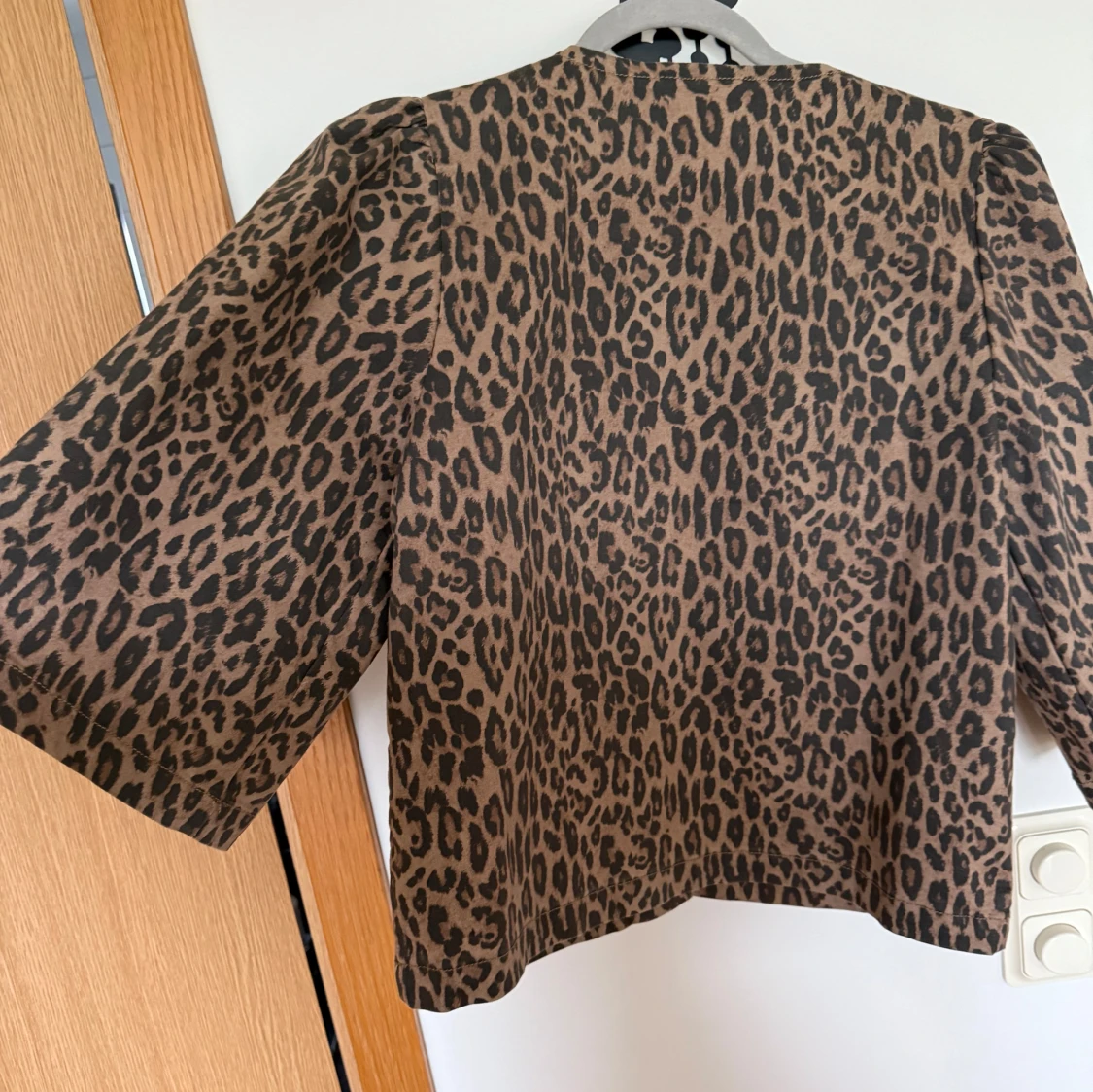 Leopardmönstrad blusjacka från Object - 1