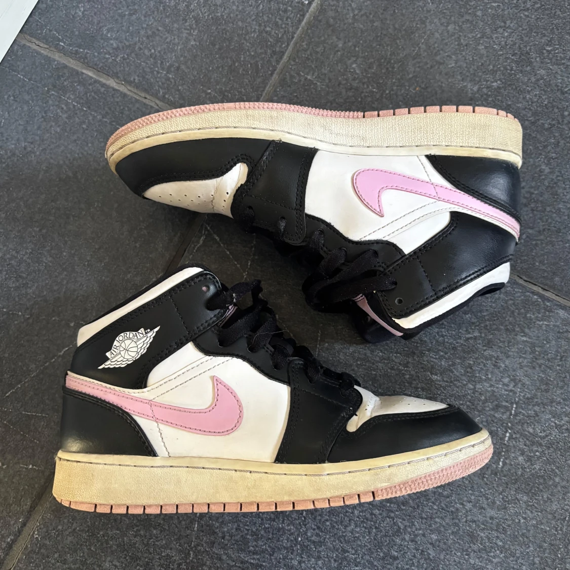 Air Jordan 1 Mid ”arctic pink”