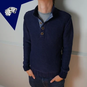 NN07 TRÖJA - Stickad tröja från No Nationalty 07 | Skick: 8.5/10 | Strl: S | Modellen är 182 cm | Hör av dig vid intresse eller om du undrar någonting! 