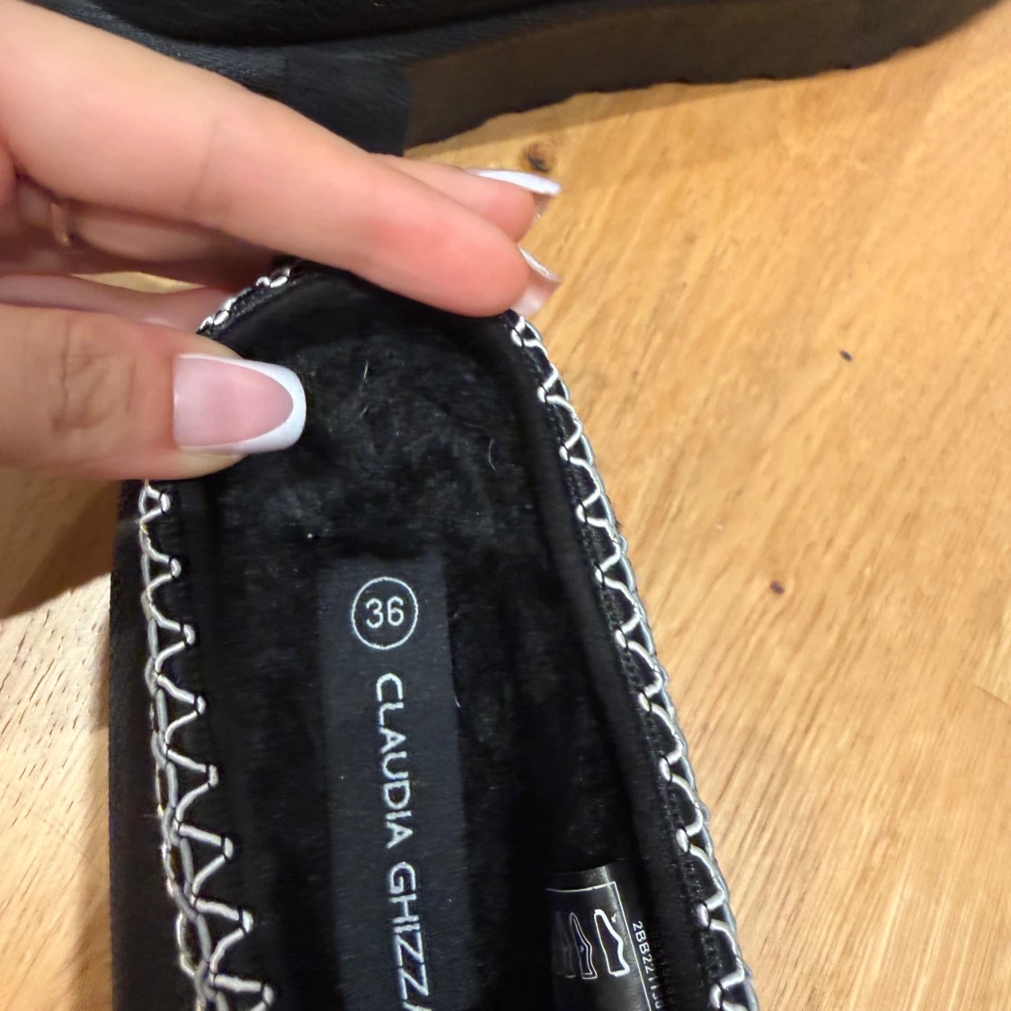 Svarta ”Uggs” - 1