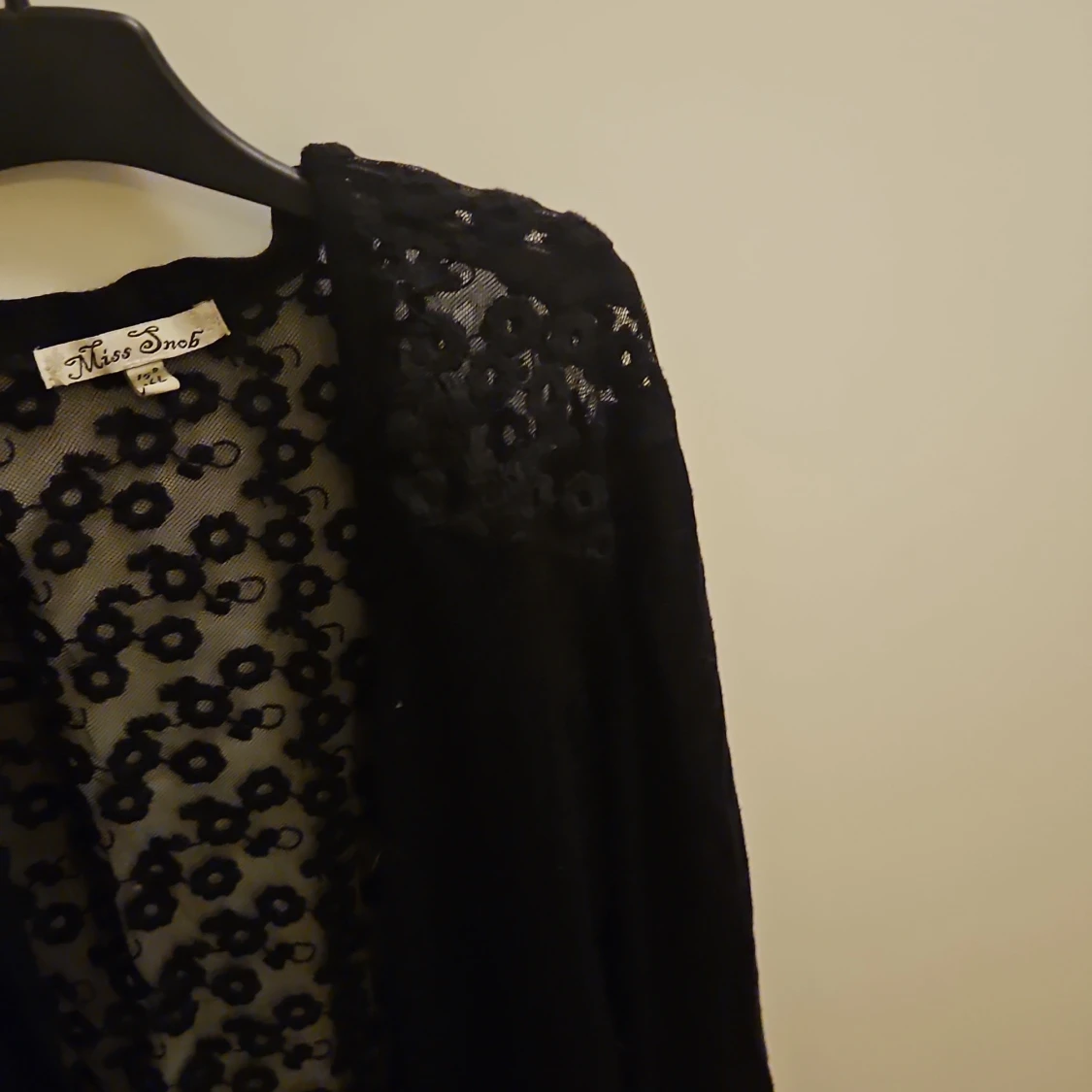 Svart kofta med spets från Miss Snob - 4