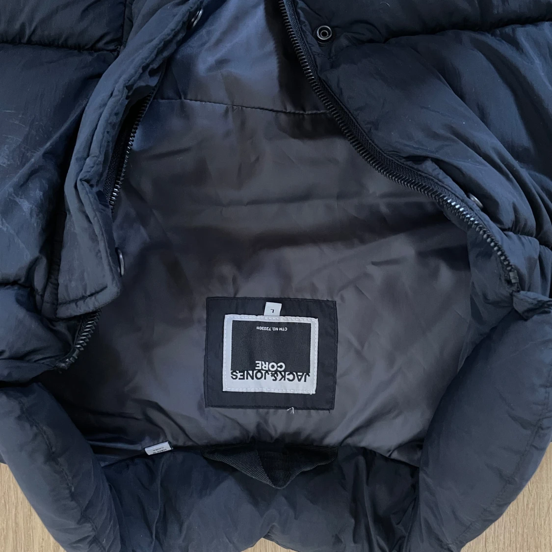 Svart dunväst från Jack & Jones - 2