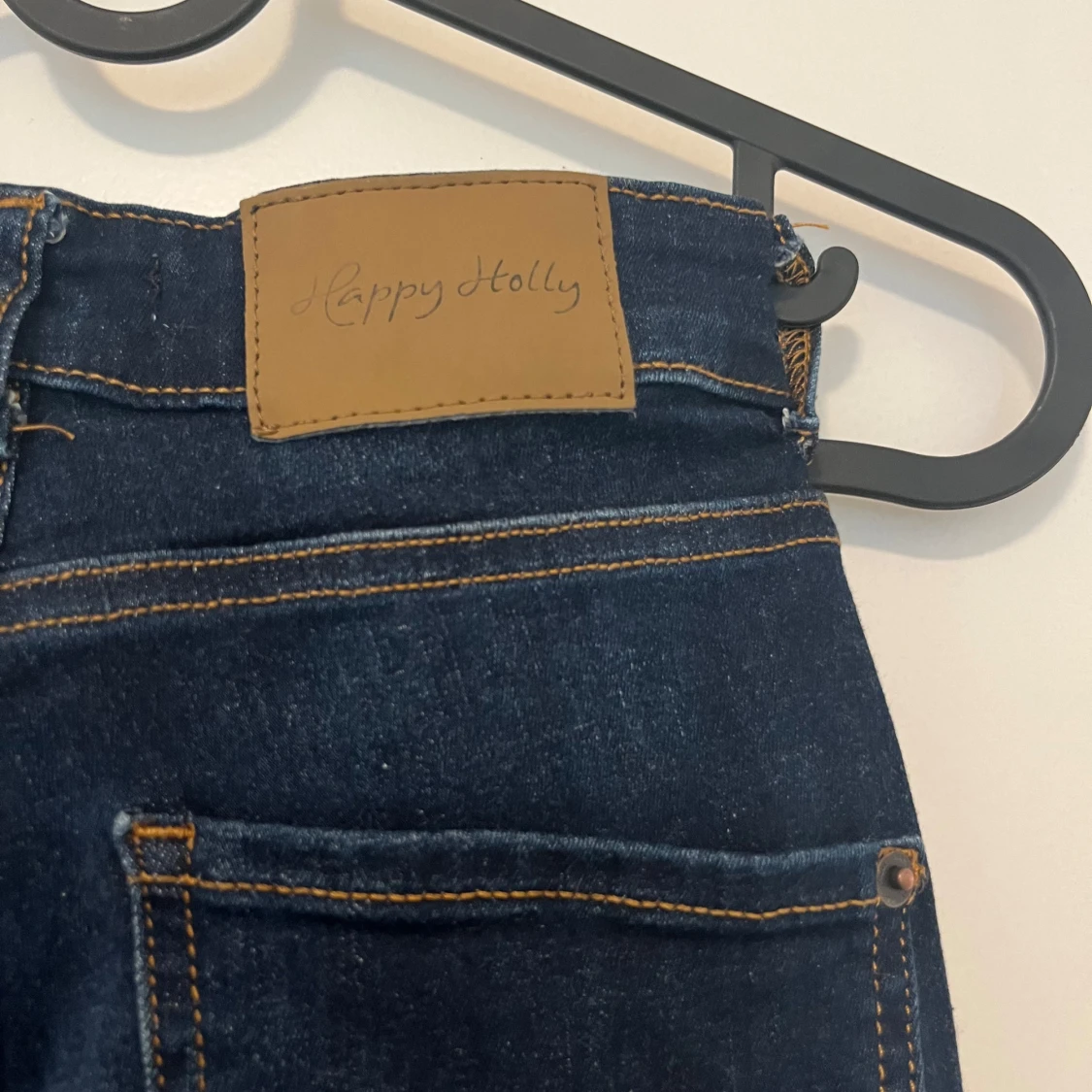 Mörkblå bootcut jeans från Happy Holly - 2