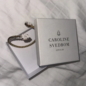 Caroline svedbom armband - Säljer mitt fina caroline svedbom armband då det inte längre kommer till användning😊