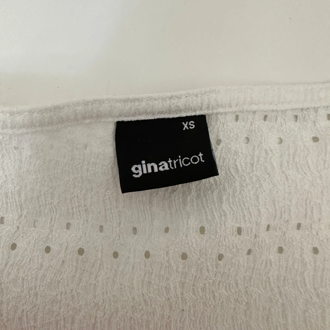 Vit blus med knyt från Gina Tricot - 4