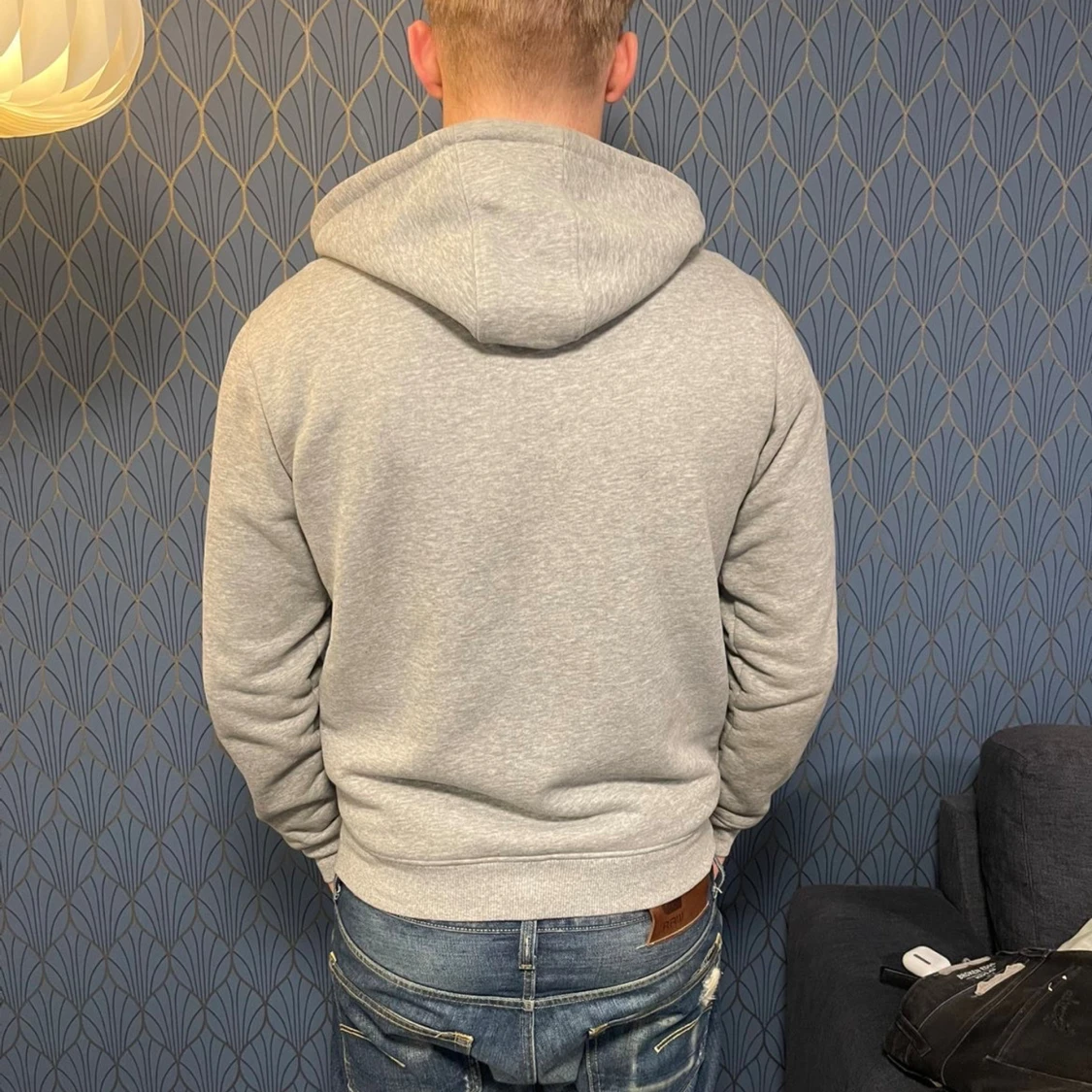 Grå hoodie från Burberry med dragkedja - 2