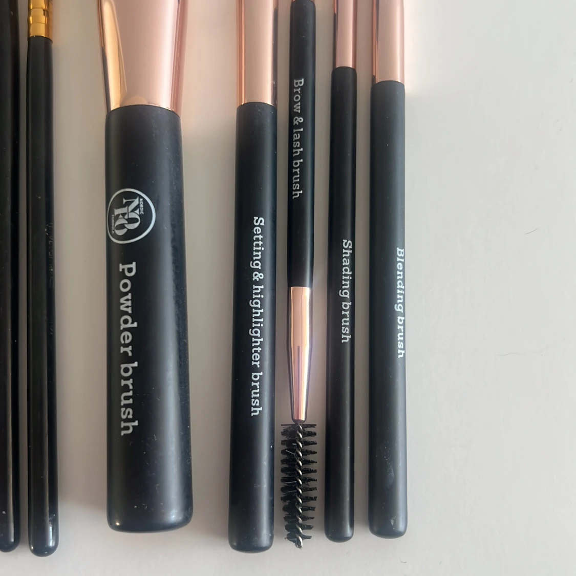 Set med 9 st sminkborstar  - 1