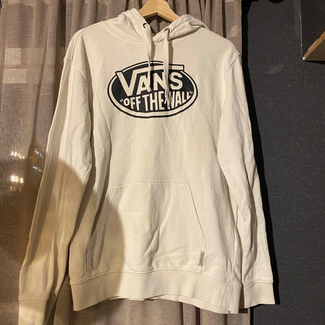 Vit hoodie från Vans med logga