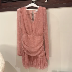 Meet x Tiger klänning - Sååå himla fin klänning ifrån Meet me there!!! 💖💖