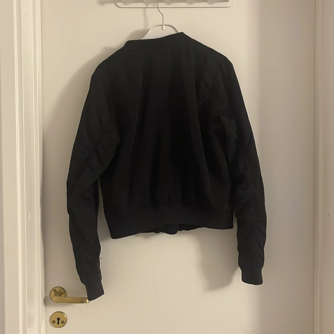 Svart bomberjacka från The Black Label - 1