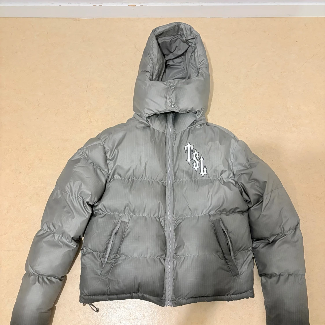 Grå Trapstar pufferjacka London Shooters
