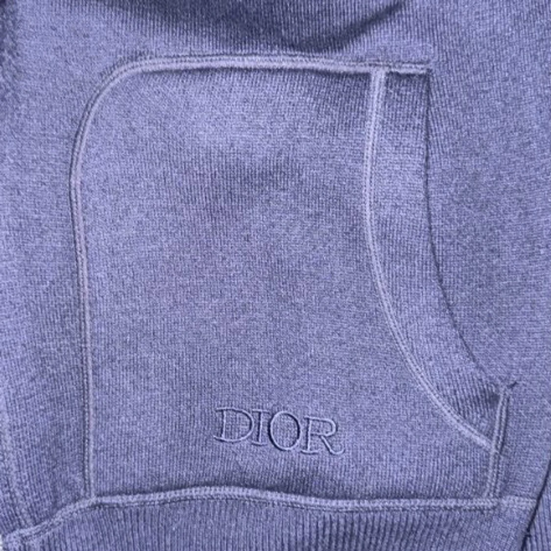Svart hoodie med monogram - 2