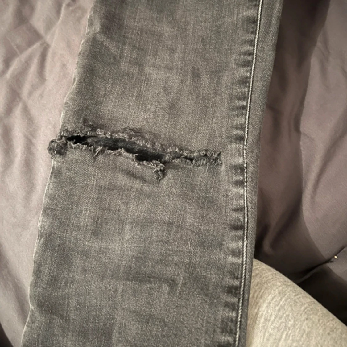 Mörk gråa/svarta jeans ifrån crocker - 2