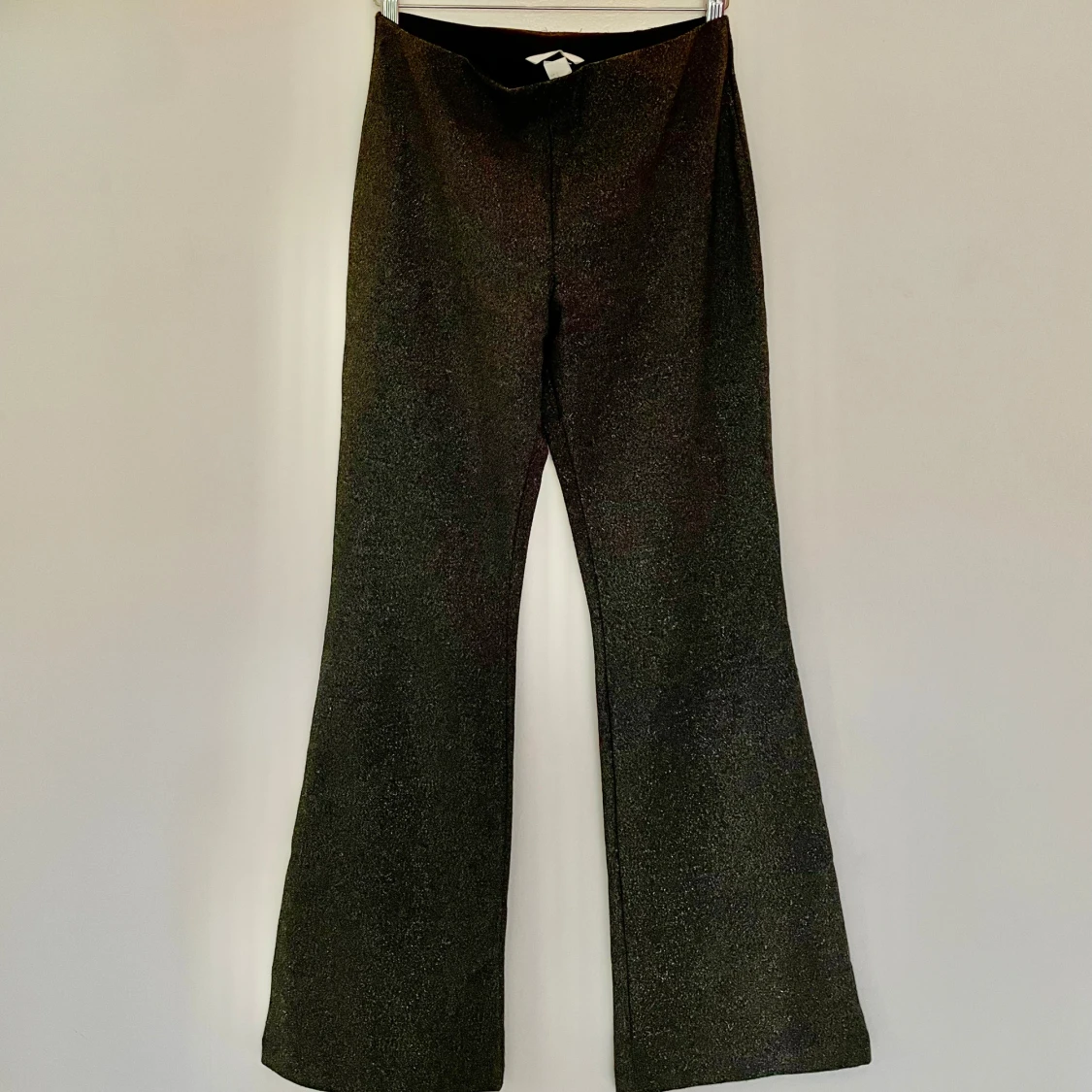 Svarta glittriga bootcut byxor