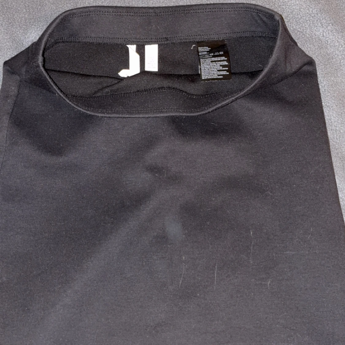 Svart tight kortkjol från H&M - 1