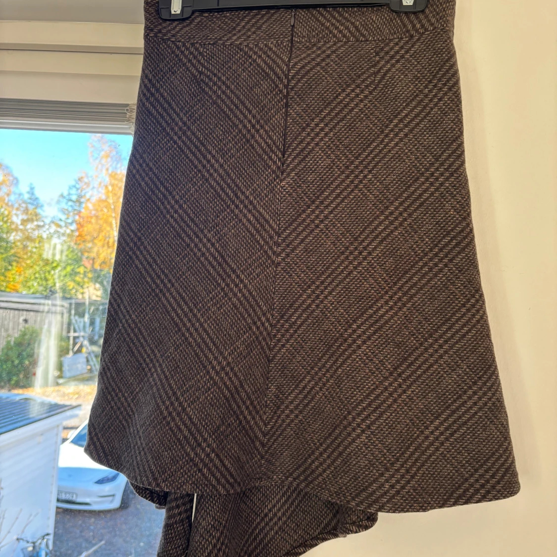 Brun rutig asymmetrisk kjol från Mexx - 1