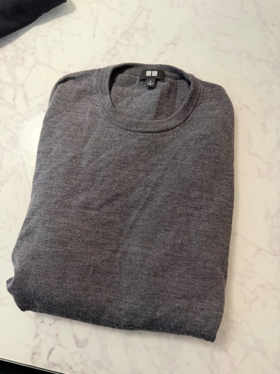 grå merinoull tröja från Uniqlo - 1