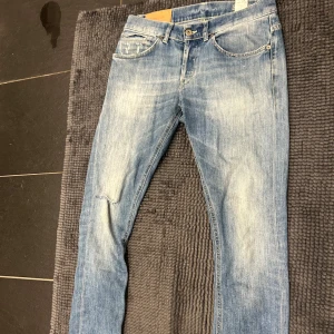 Dondup jeans George  - Storlek 31 ljusblå färg i bra skick!  Inga defekter