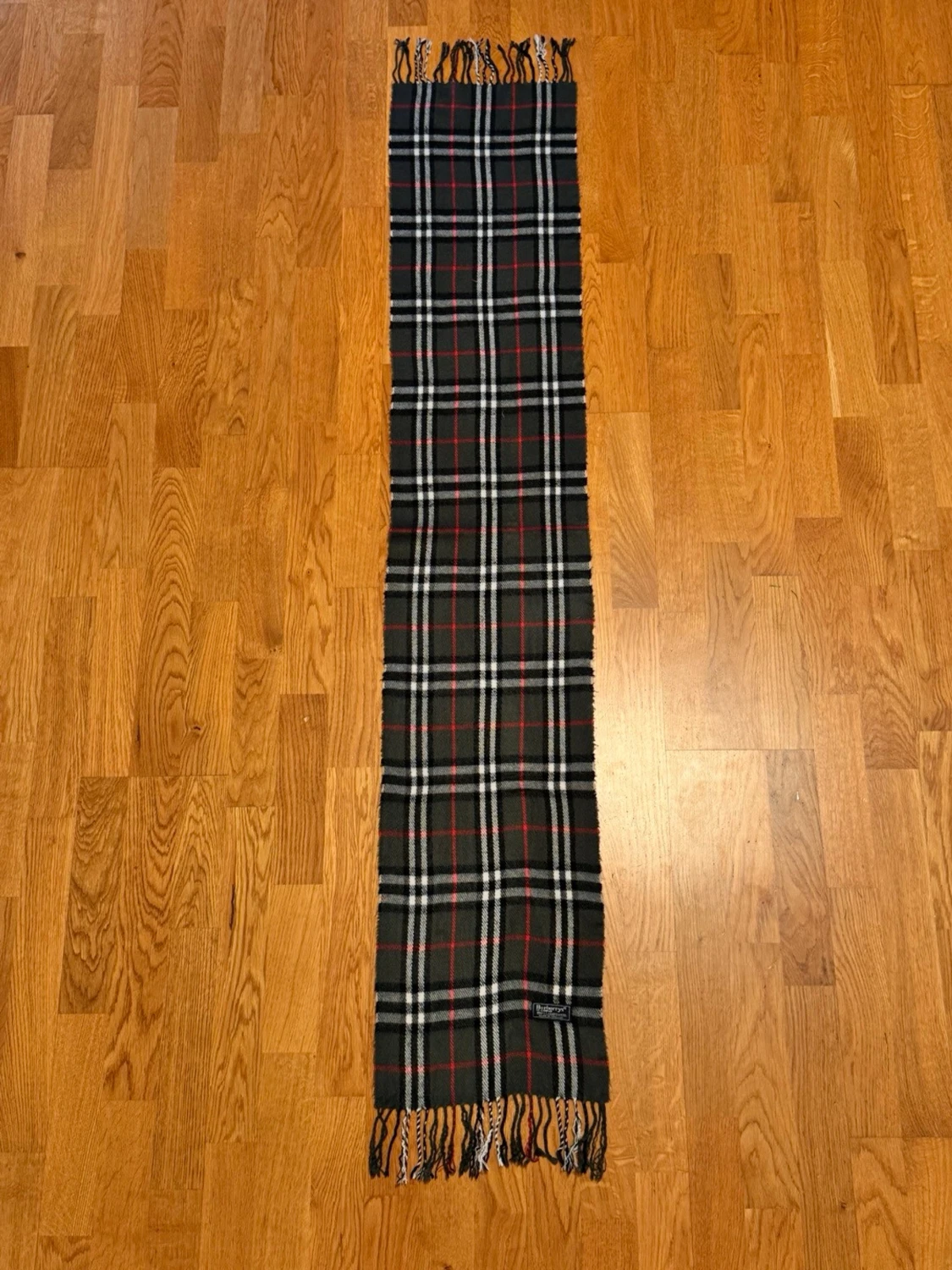 Grå Burberry halsduk - 2