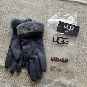 Ugg vantar - Säljer nu dessa ugg vantar då dom aldrig kom till användning, helt nya aldrig använda!