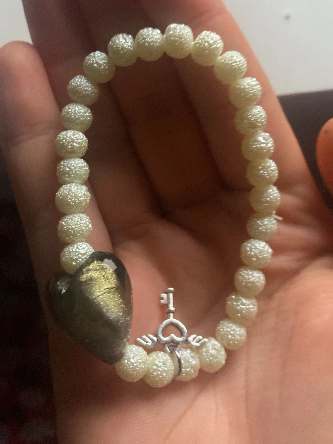 Pärlarmband med hjärthänge - 1