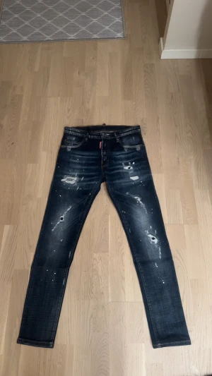 Dsq2  - Helt nya aldrig använda köpte dem och dem passa inte mig så bättre jag säljer dem så någon annan där ute kan använda dem 