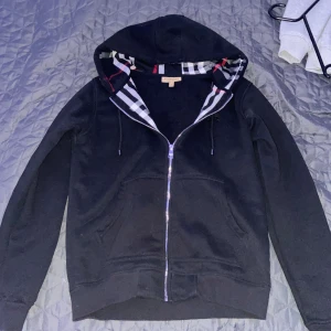 Burberry Hoodie - Såld!