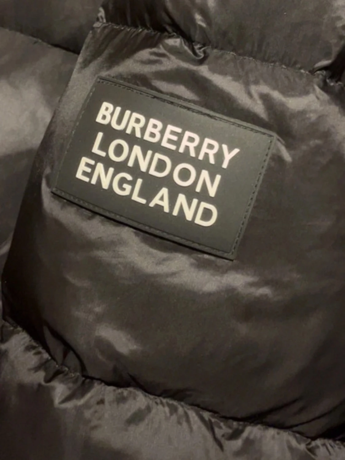 Svart Burberry pufferjacka M riktig! - 1