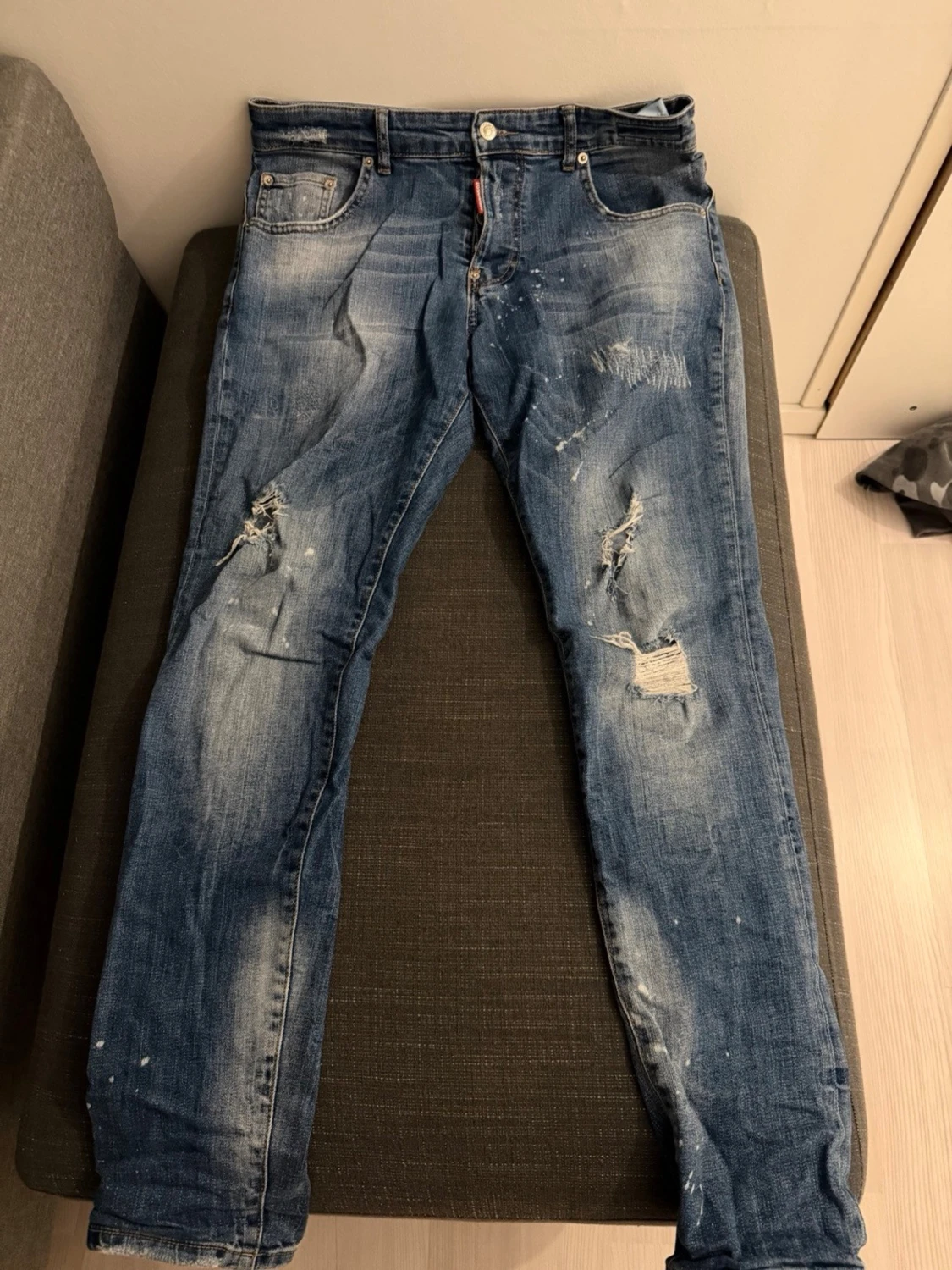 Blå distressed jeans från Dsquared2