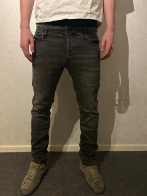 Jack & jones jeans - Slim fit jack&jones jeans knappt använda. 