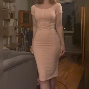 Fin klänning - Jättefin klänning från Sinsay, det är storlek xxs men passar xs 