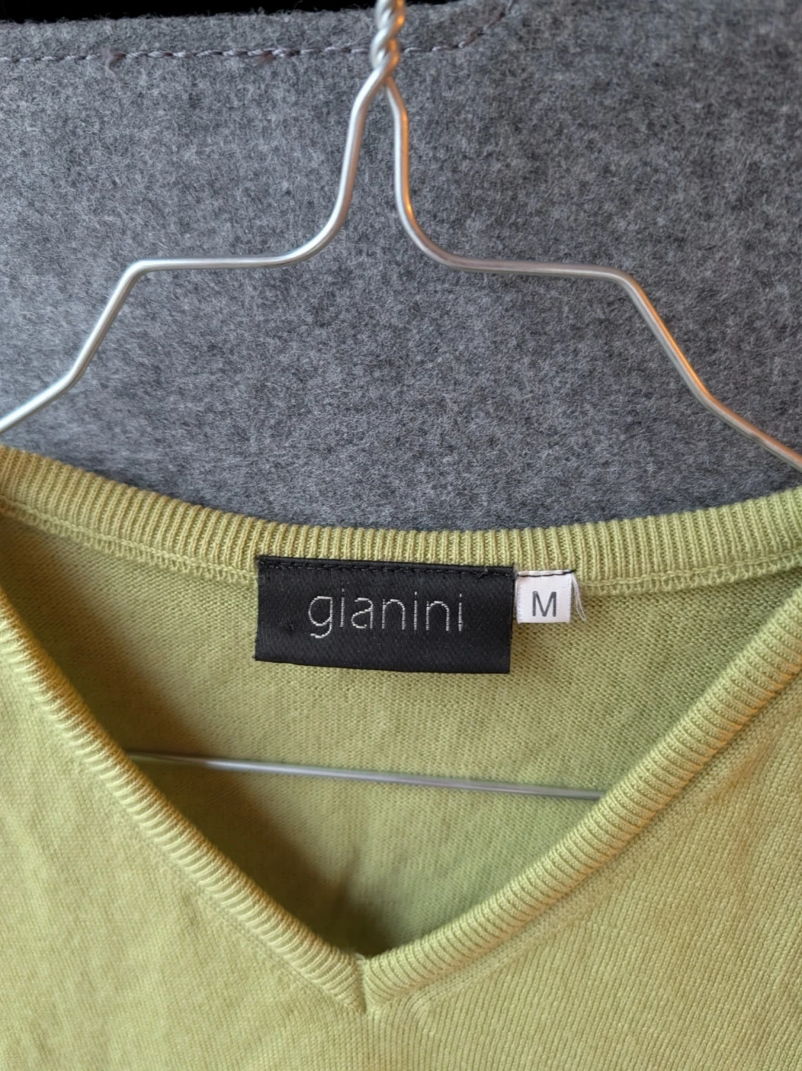 Ljusgrön stickad väst från Gianini - 2