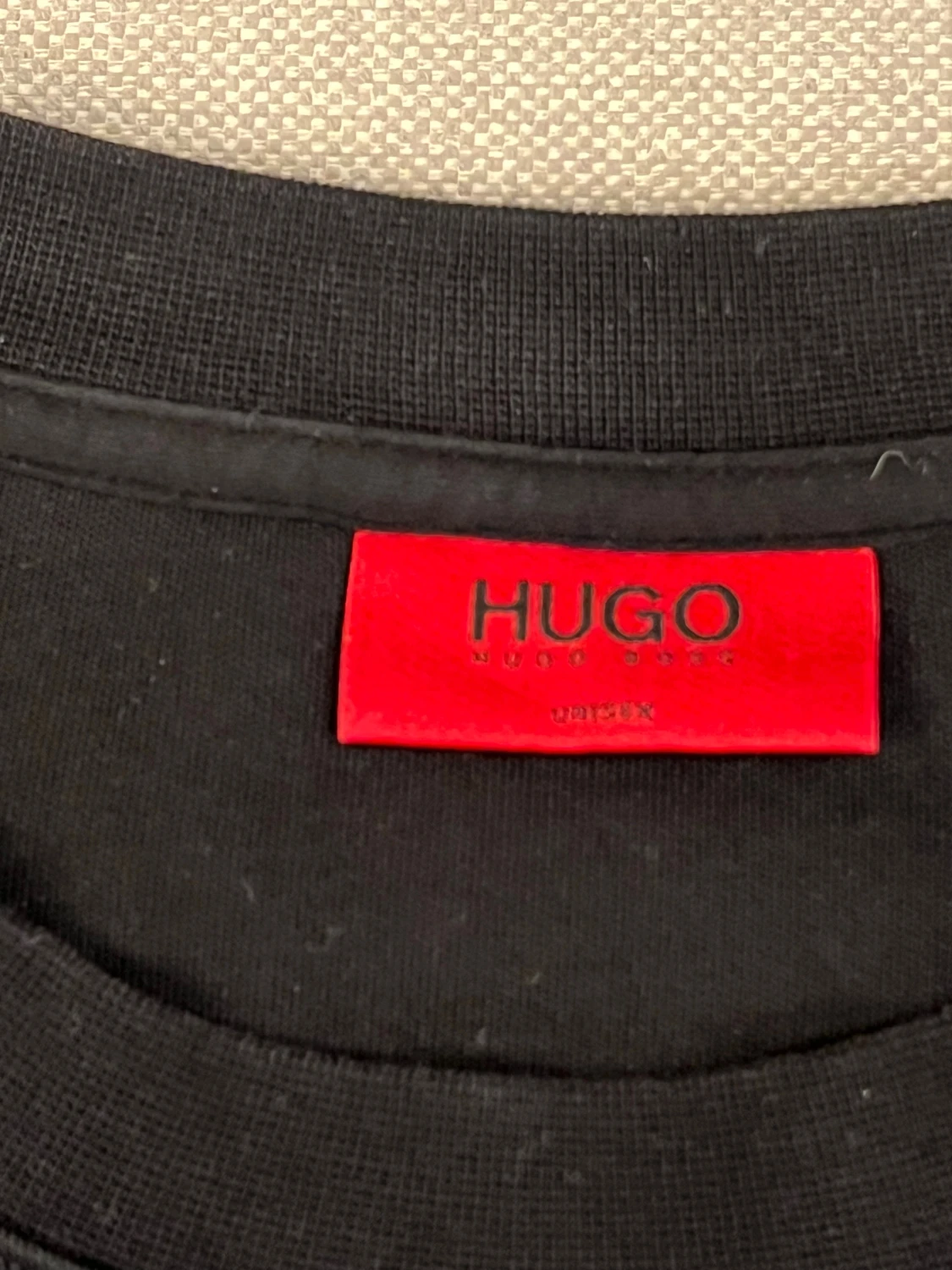 Svart sweatshirt från HUGO - 1