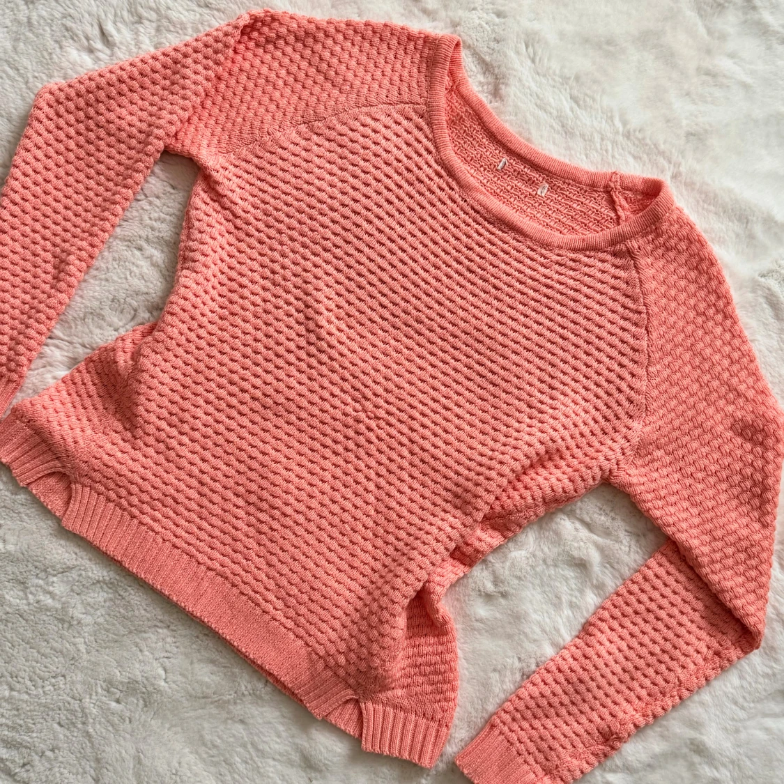 Korallrosa stickad tröja med struktur - 2