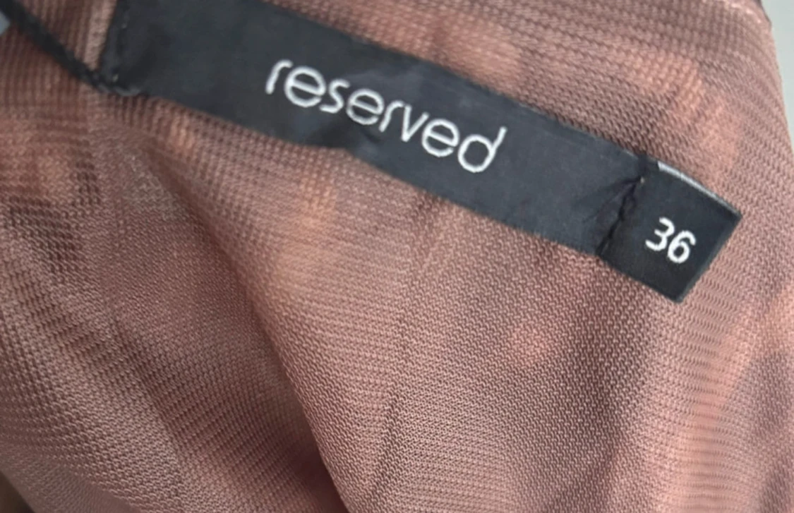 Såååå snygg sidenblus/topp från Reserved  - 4