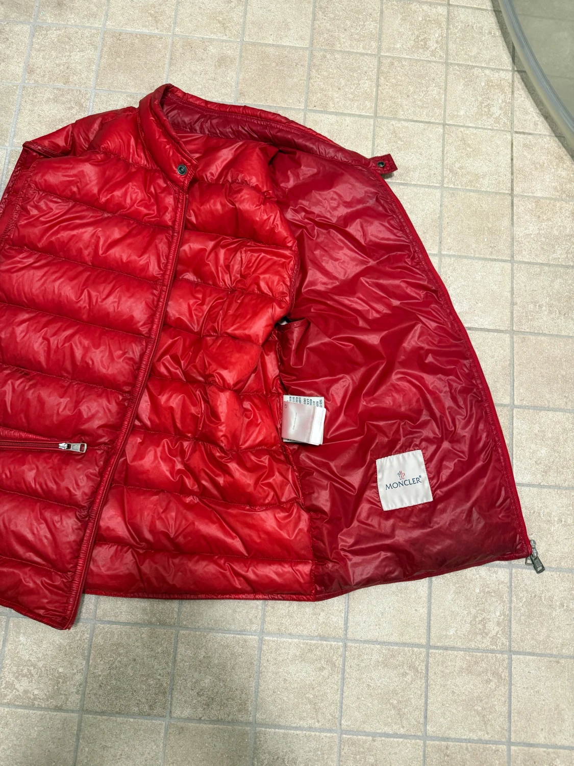 Röd dunväst från Moncler - 3