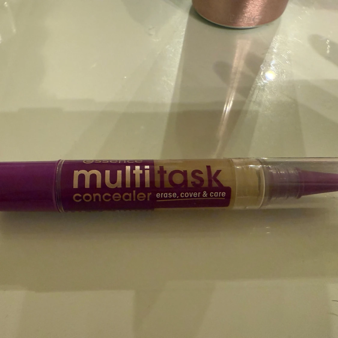 Essence Multitask Concealer 05 Cool Porcelain