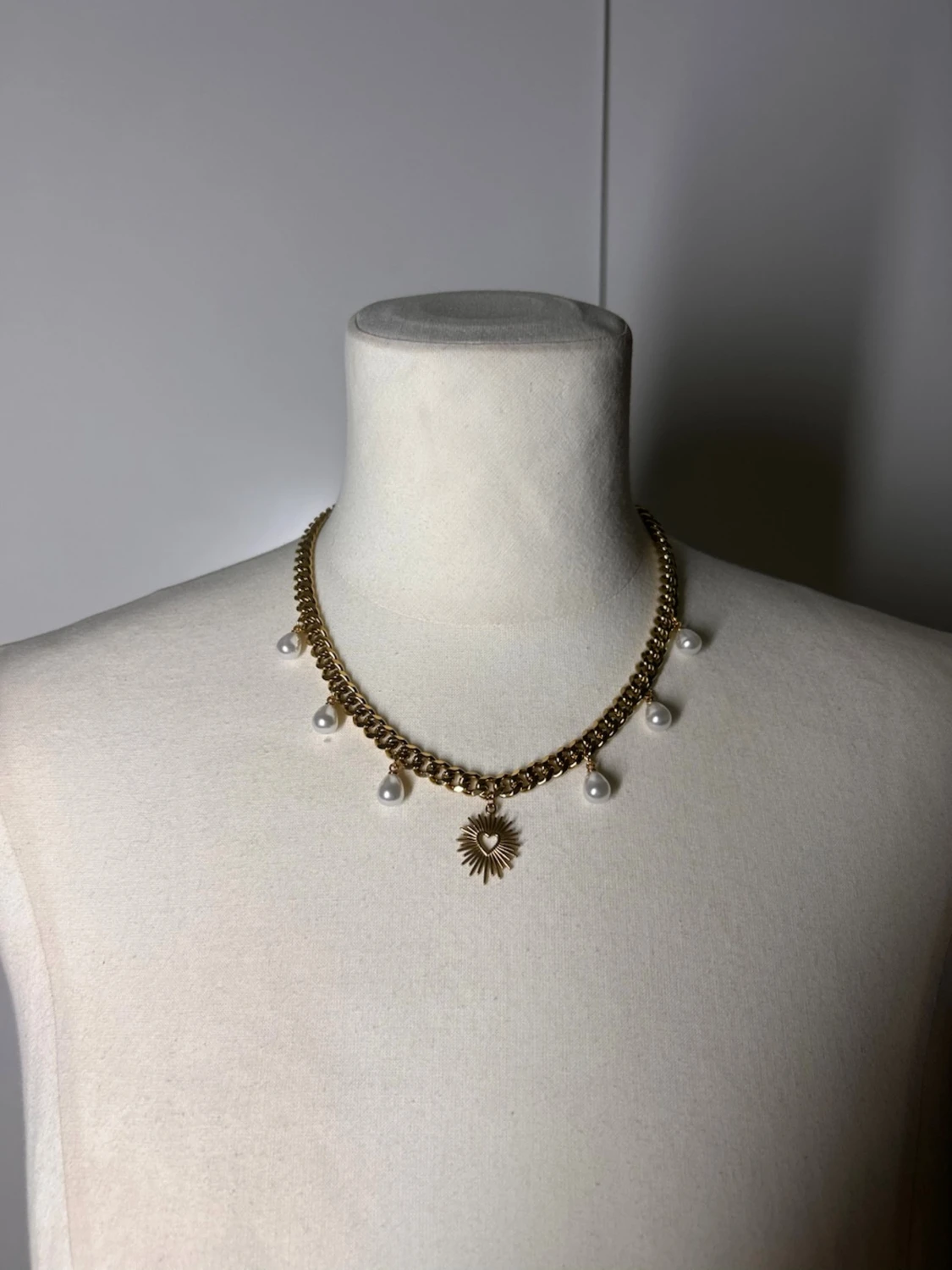 Halsband med pärlor och hjärta guld  - 2