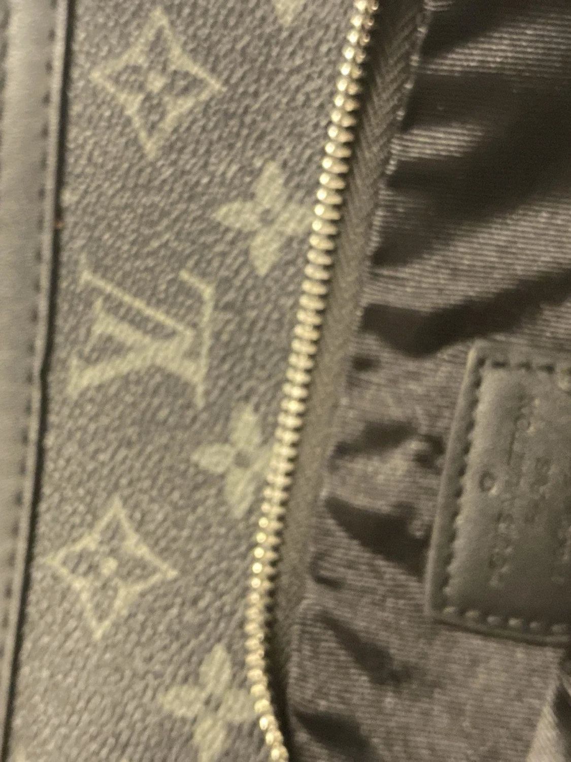 Louis Vuitton svart axelväska monogram - 1