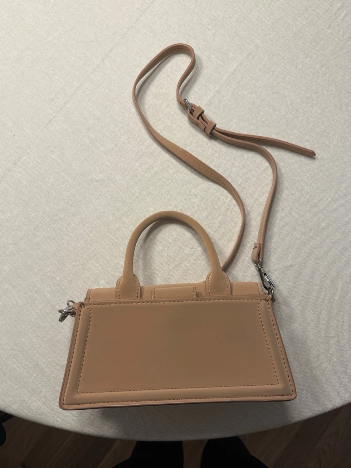 Beige handväska med axelrem - 1