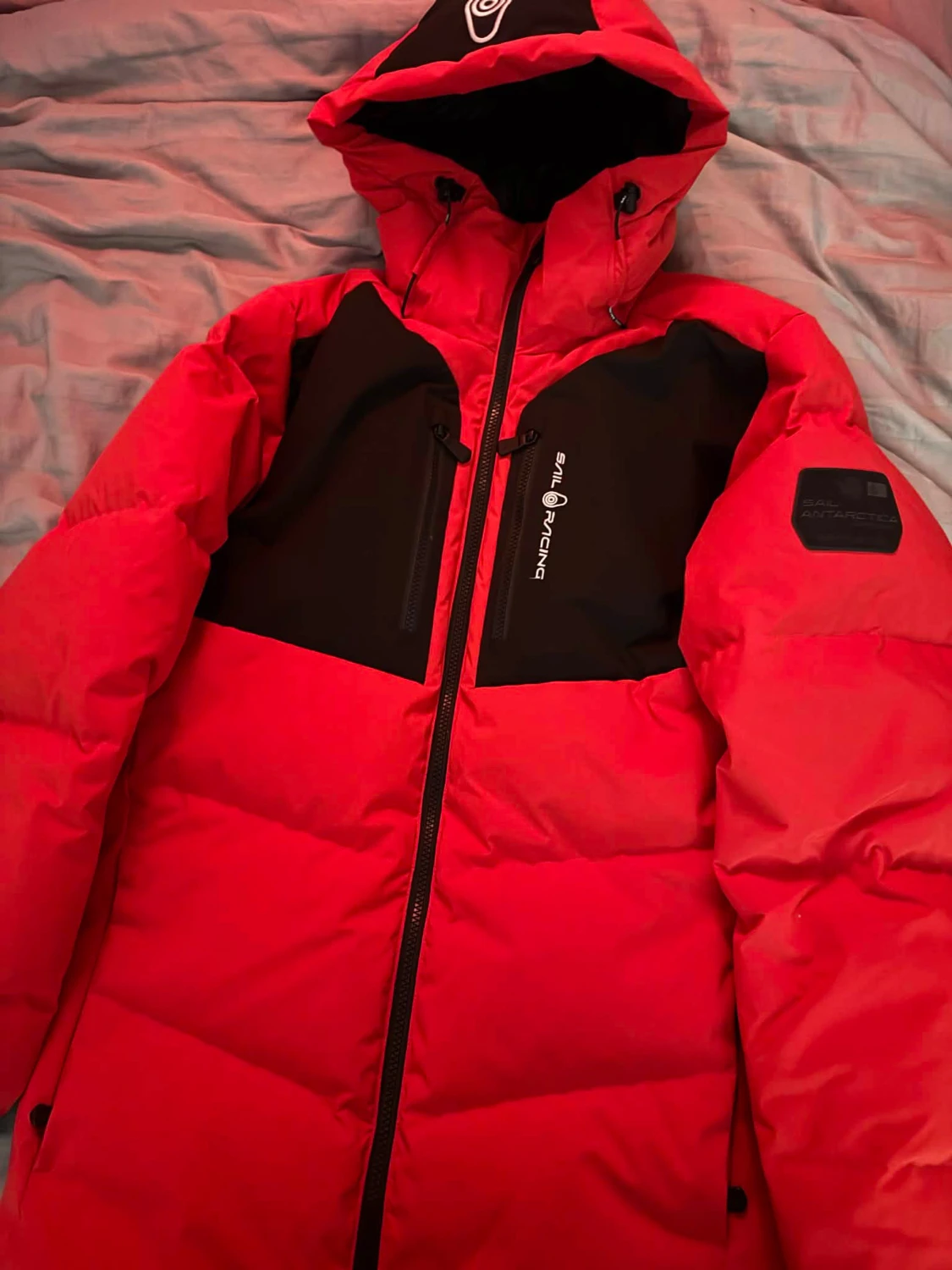 Röd Sail Racing dunjacka med huva - 1