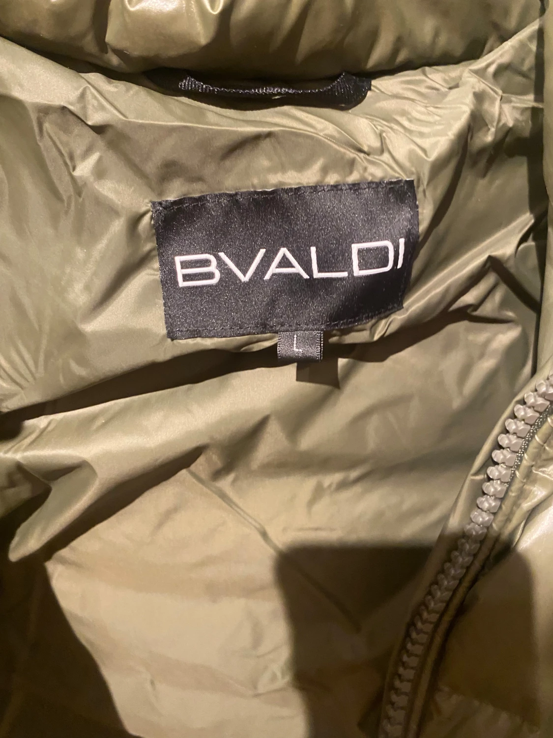 Olivgrön pufferjacka från Bvaldi - 1