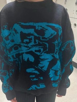 SÖKER DENNA TRÖJA FRÅN WEEKDAY - Söker denna tröja från weekday i storlek XS eller S