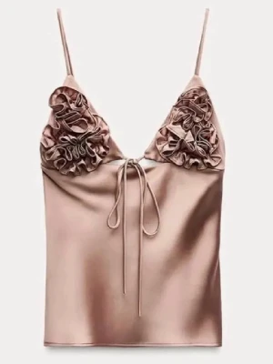 Champagnefärgad satin linnetopp med volang - Storlek L men passar M också 