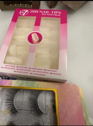 Fransar + 200naglar 35kr - Ny