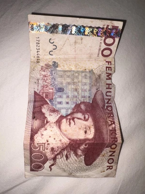 500kr gammal fem hundra kronor  - Det är en gammal fem hundra kronor som man kan ha för samling