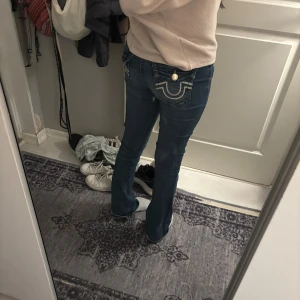 Trew religon jeans  - Säljer för att de är för små skriv om intresse köp direkt för 700 pris går att diskutera 💕fins en liten direkt inget som syns när de är på komm privat för att se 